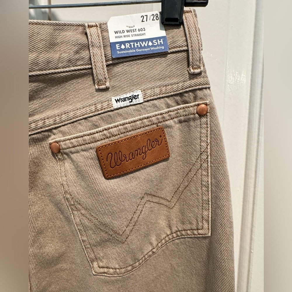 Wrangler Women’s Straight Leg Jeans in Beige